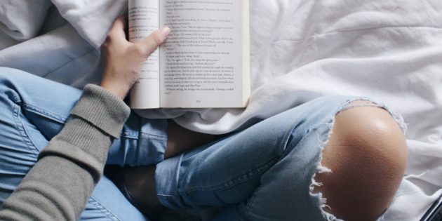 Neck/Shoulder Pain: The Problem with “Reading before bed” and why it’s likely to be a source of tension and pain, NOT pleasure.
